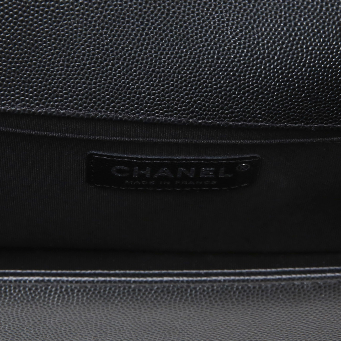 CHANEL(USED)샤넬 보이샤넬 캐비어 미듐 은장