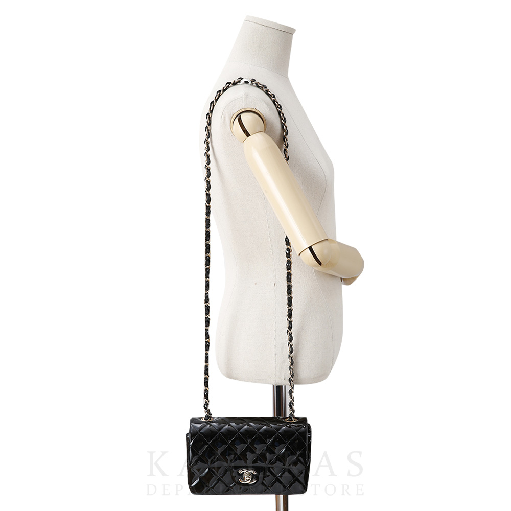 CHANEL(USED)샤넬 클래식 페이던트 뉴미니 크로스백