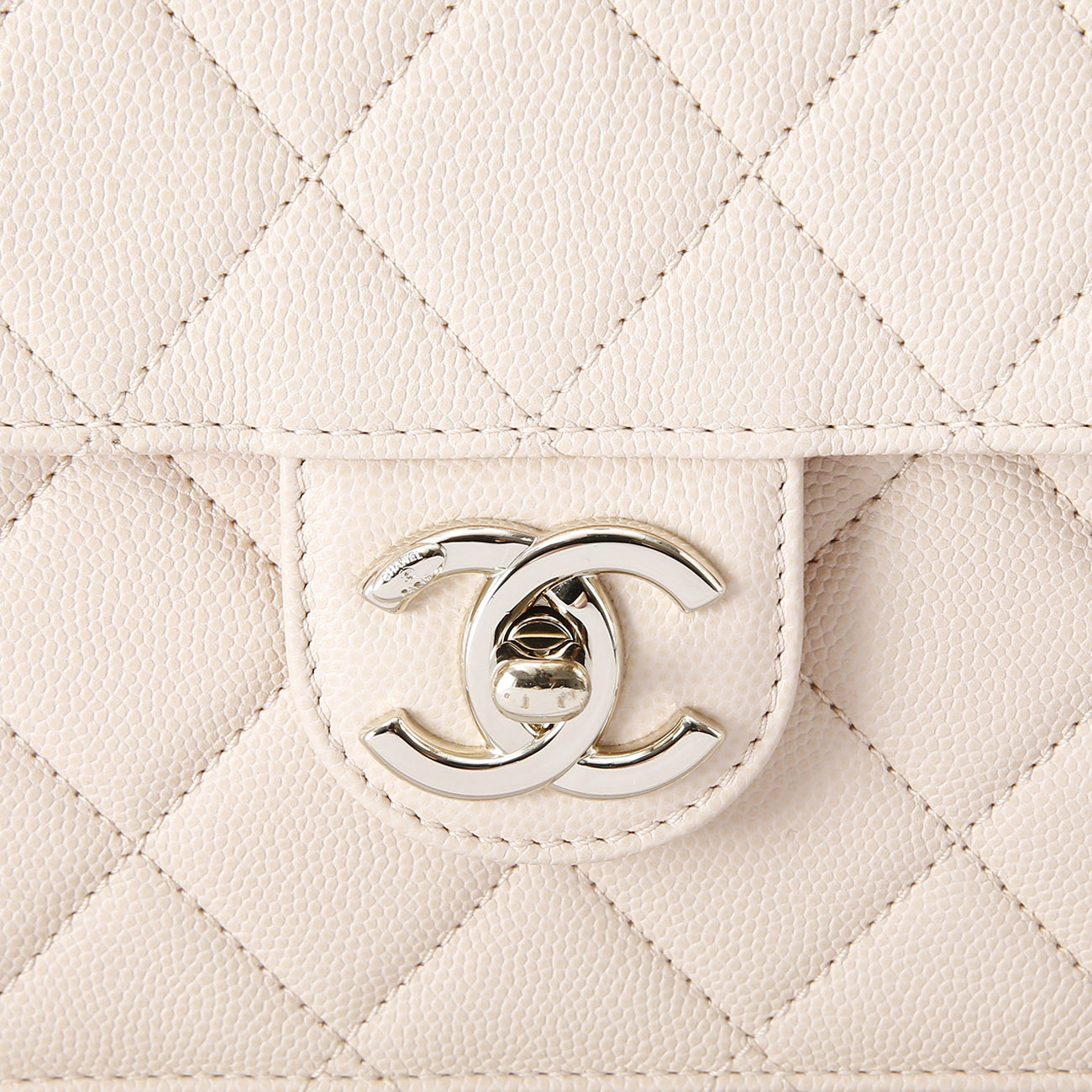 CHANEL(USED)샤넬 AS3003 시즌 크루즈 컬렉션 스몰 플랩백(핑크베이지)