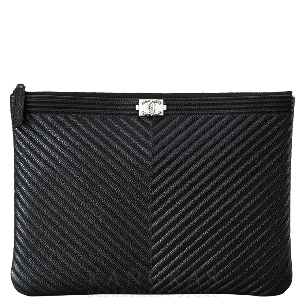 CHANEL(USED)샤넬 쉐브론 보이샤넬 클러치 뉴미듐