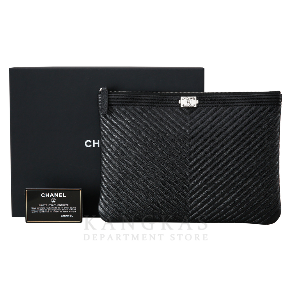 CHANEL(USED)샤넬 쉐브론 보이샤넬 클러치 뉴미듐