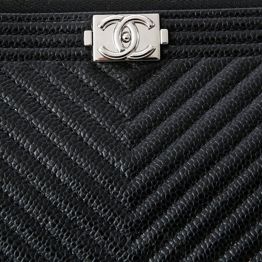 CHANEL(USED)샤넬 쉐브론 보이샤넬 클러치 뉴미듐