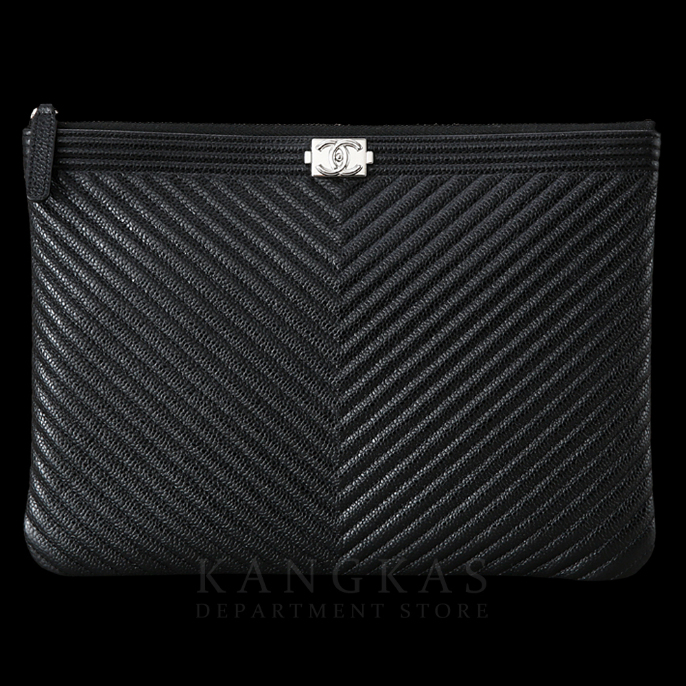 CHANEL(USED)샤넬 쉐브론 보이샤넬 클러치 뉴미듐