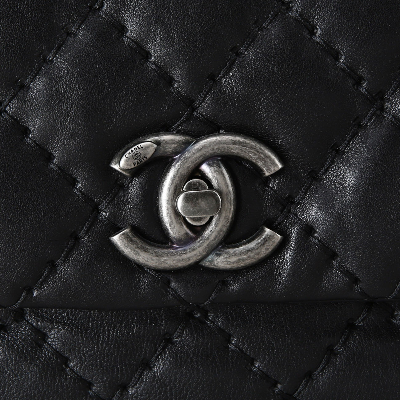 CHANEL(USED)샤넬 스티치 지퍼 플랩백