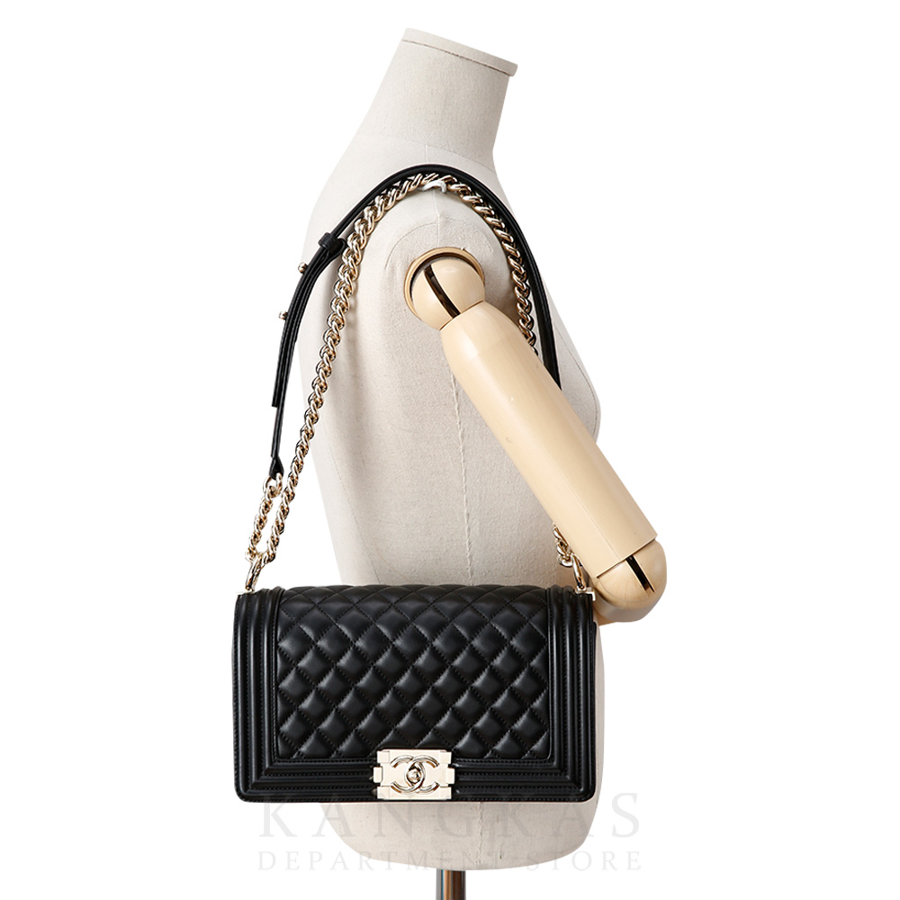 CHANEL(USED)샤넬 램스킨 보이샤넬 미듐