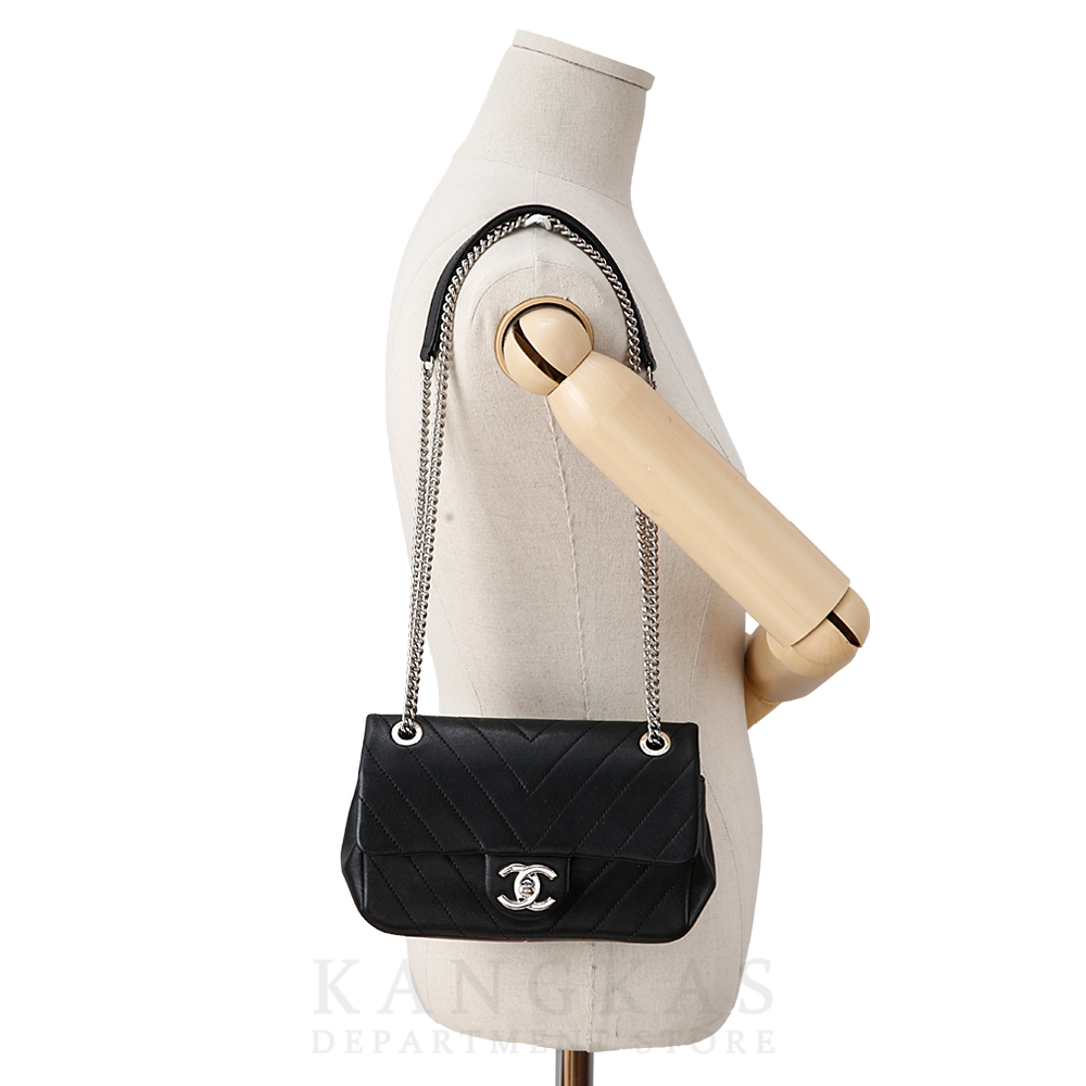 CHANEL(USED)샤넬 쉐브론 클래식 뉴미니