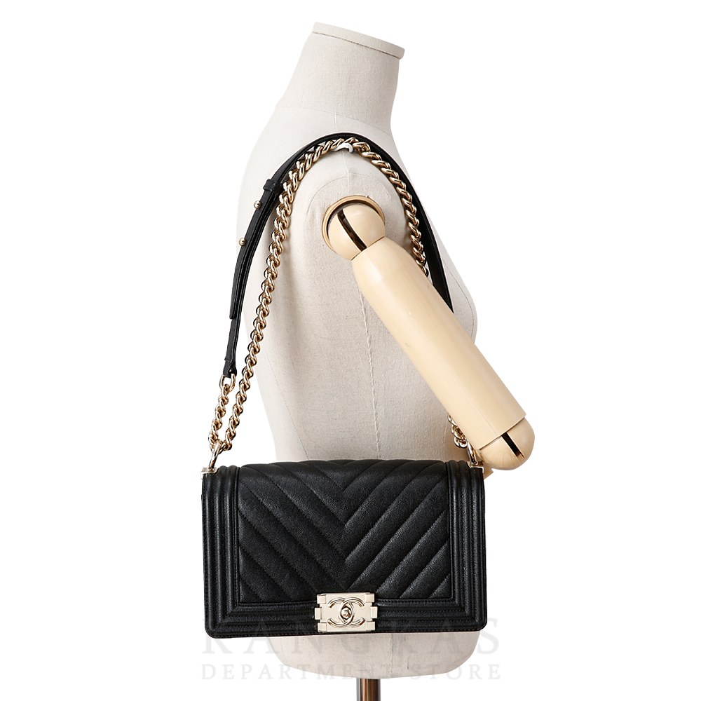 CHANEL(USED)샤넬 보이샤넬 캐비어 쉐브론 미듐