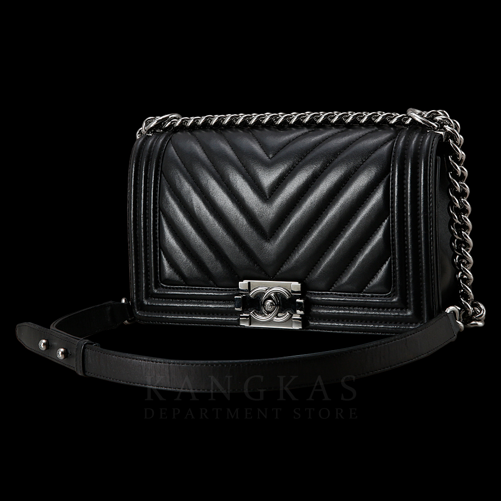 CHANEL(USED)샤넬 램스킨 쉐브론 보이샤넬 미듐