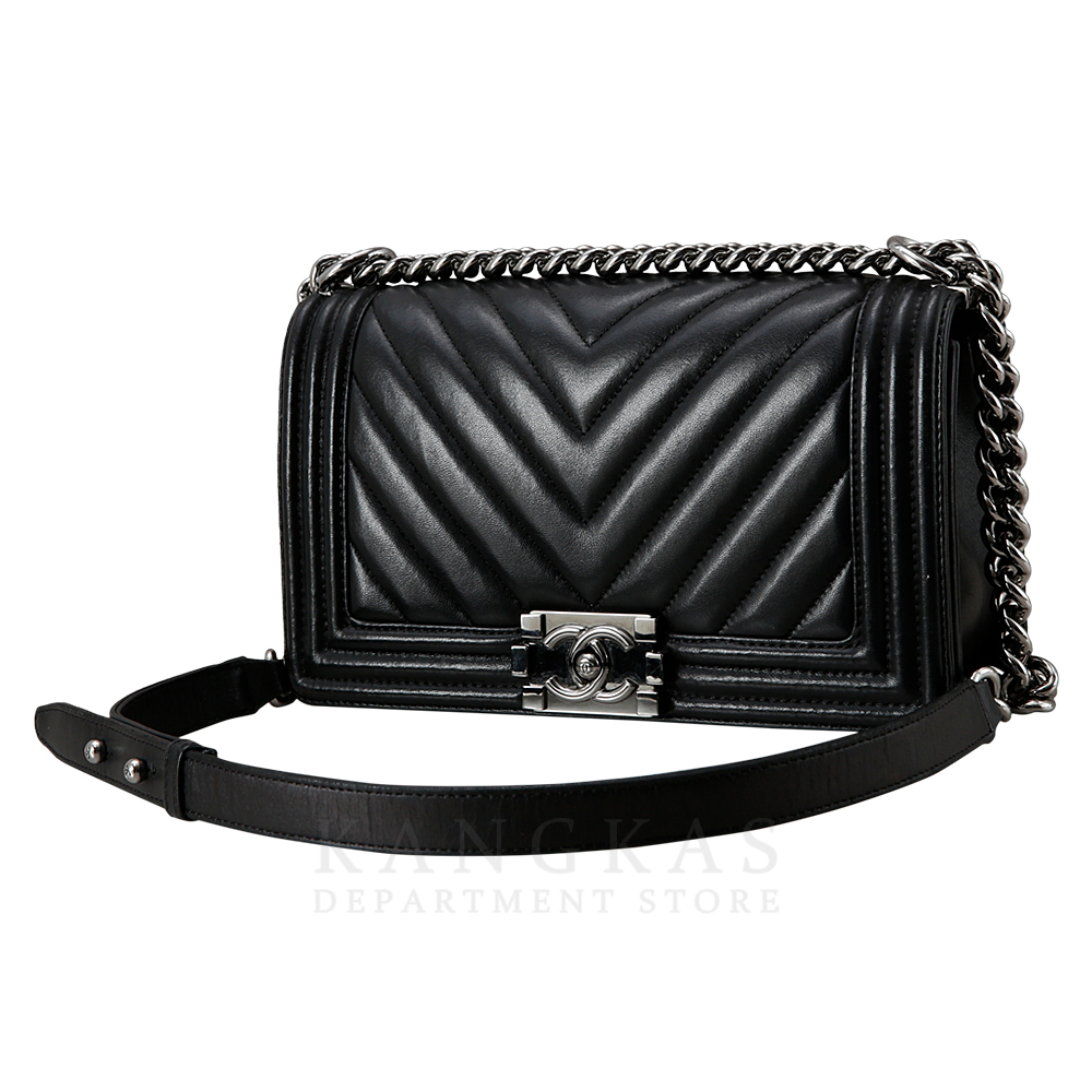 CHANEL(USED)샤넬 램스킨 쉐브론 보이샤넬 미듐