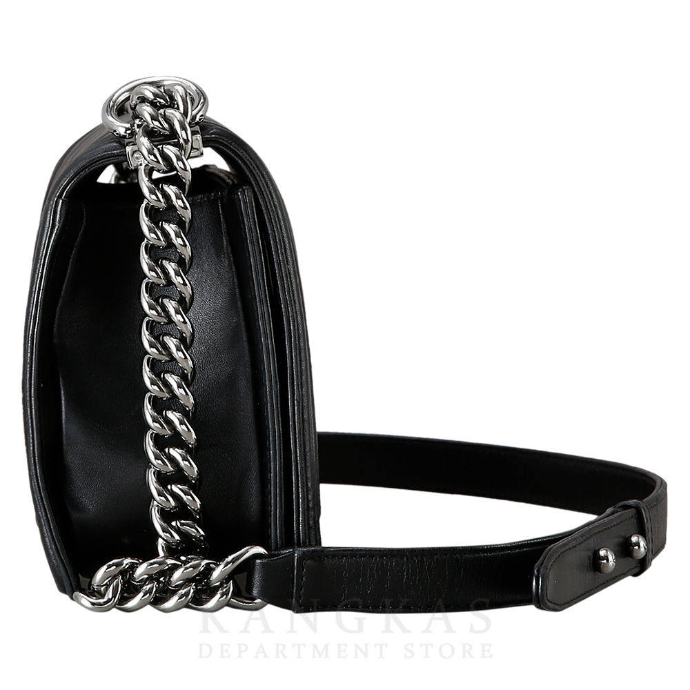 CHANEL(USED)샤넬 램스킨 쉐브론 보이샤넬 미듐