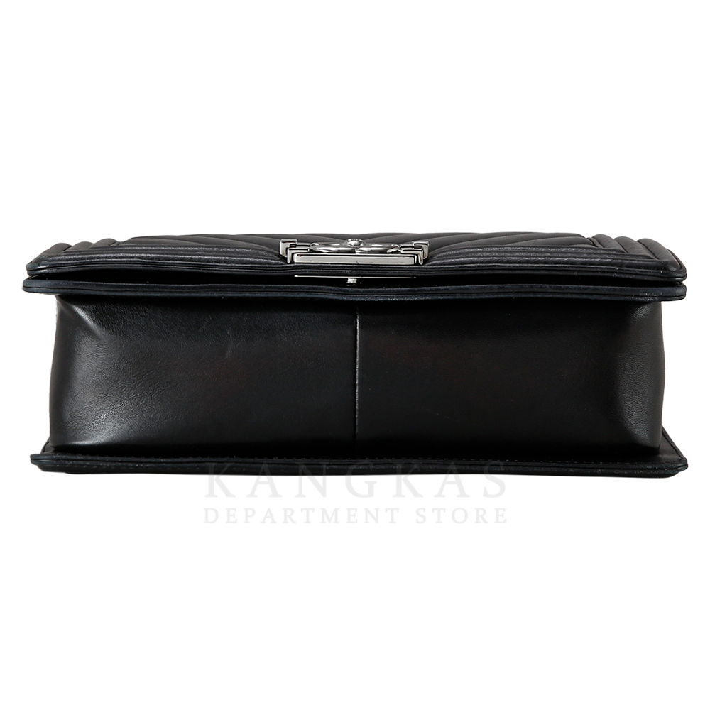 CHANEL(USED)샤넬 램스킨 쉐브론 보이샤넬 미듐