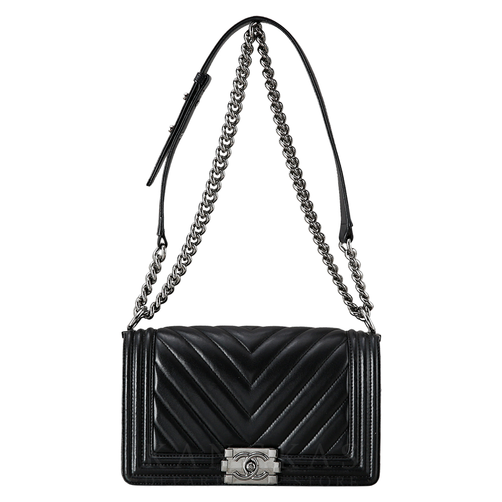 CHANEL(USED)샤넬 램스킨 쉐브론 보이샤넬 미듐