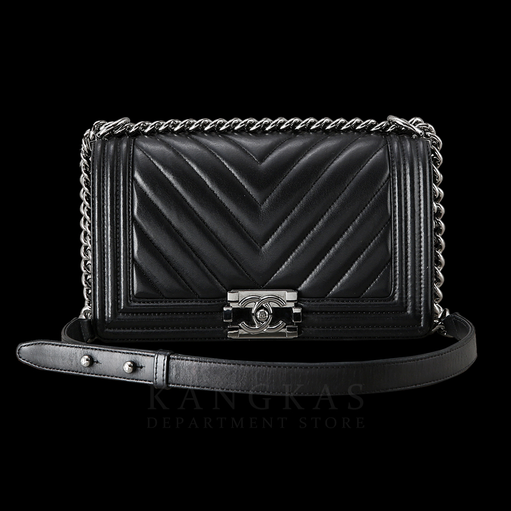 CHANEL(USED)샤넬 램스킨 쉐브론 보이샤넬 미듐