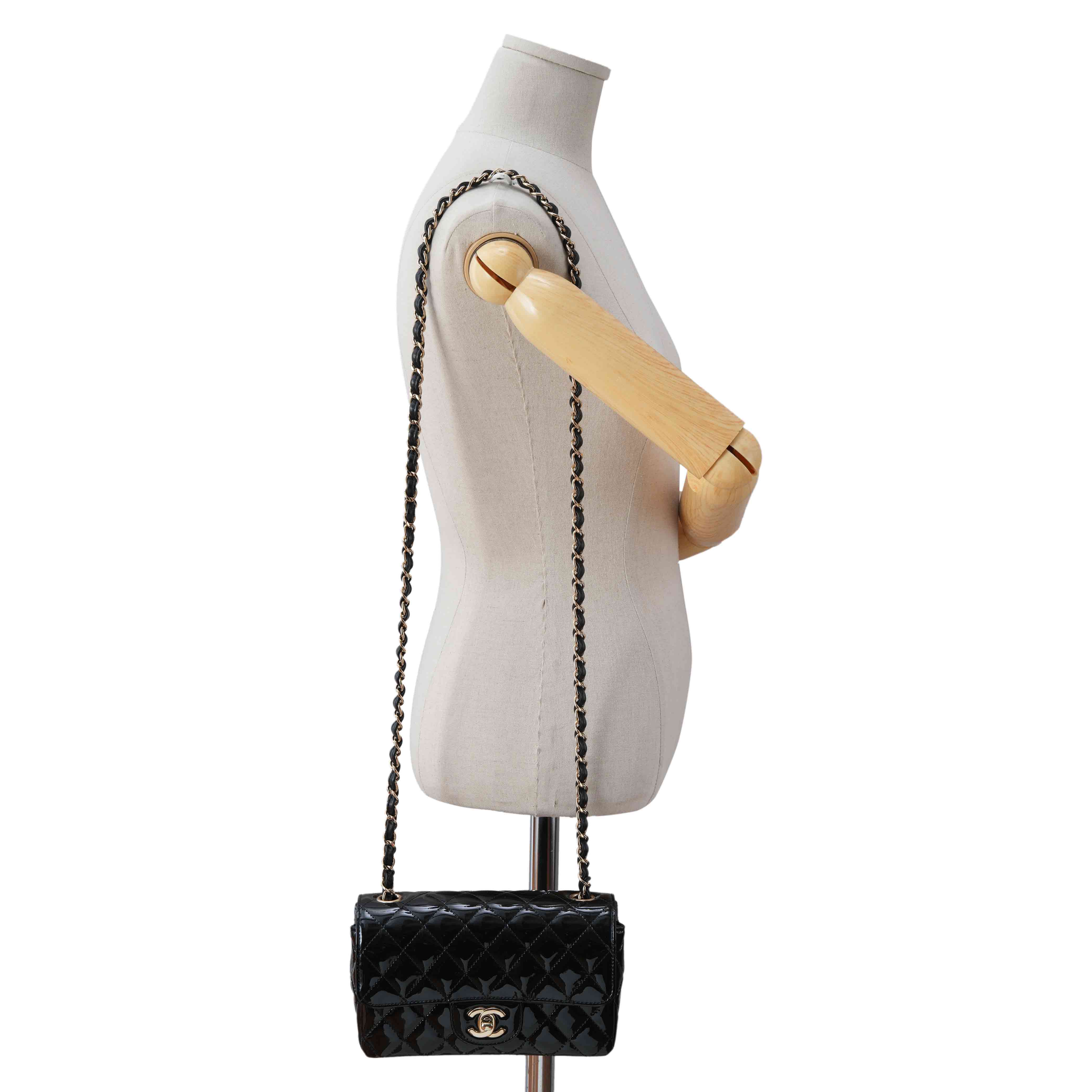 CHANEL(USED)샤넬 A69900 클래식 페이던트 뉴미니 크로스백