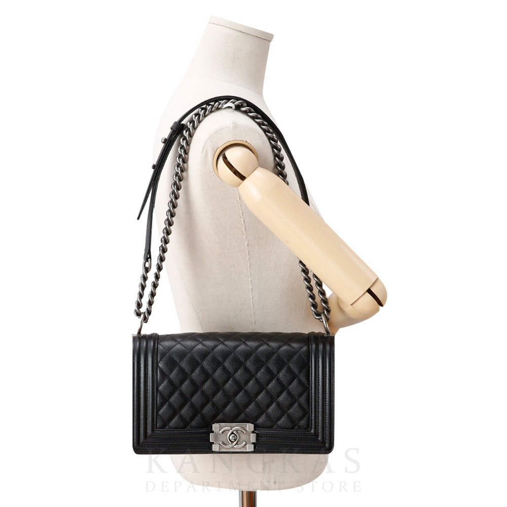 CHANEL(USED)샤넬 캐비어 보이샤넬 미듐 플랩백