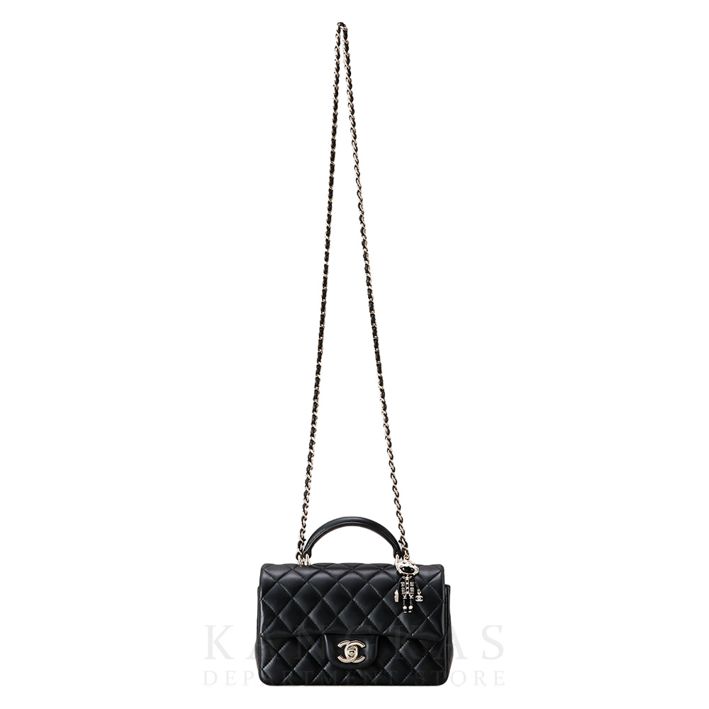 CHANEL(USED)샤넬 AS2431 참 장식 뉴미니 탑핸들