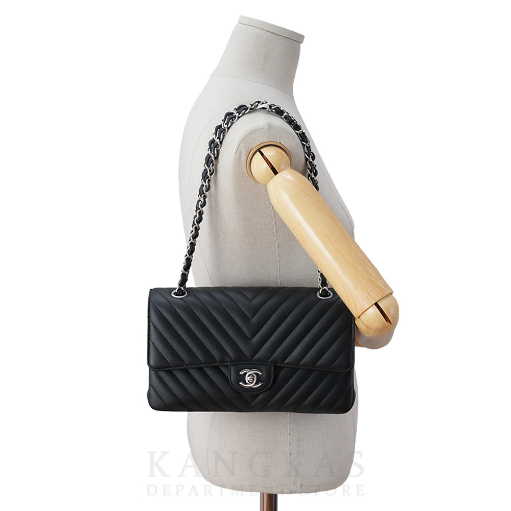 CHANEL(USED)샤넬 A01112 카프스킨 쉐브론 미듐 플랩백
