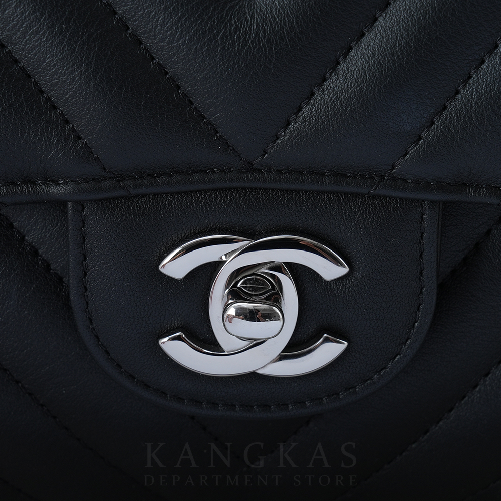 CHANEL(USED)샤넬 A01112 카프스킨 쉐브론 미듐 플랩백