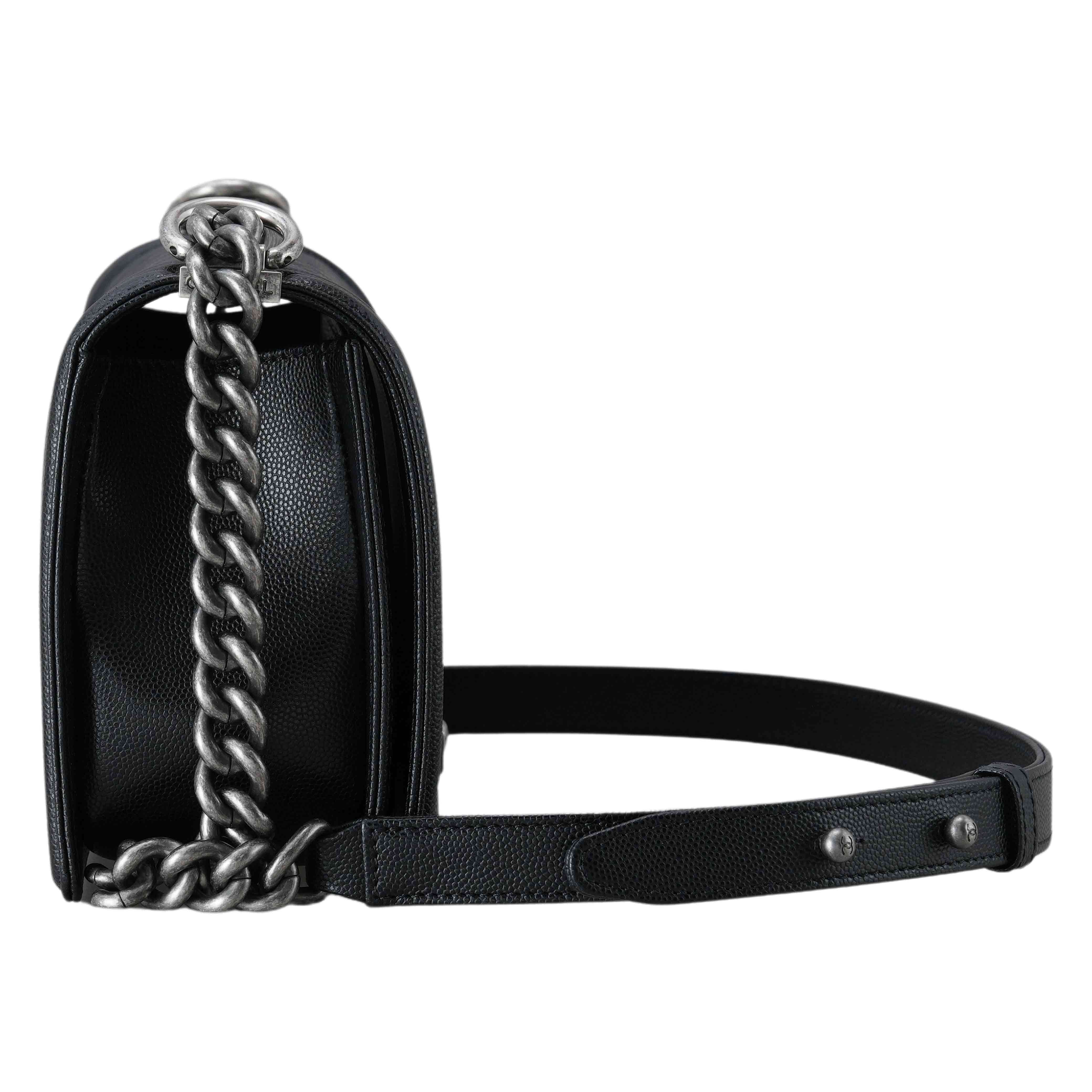 CHANEL(USED)샤넬 캐비어 보이샤넬 미듐 플랩백