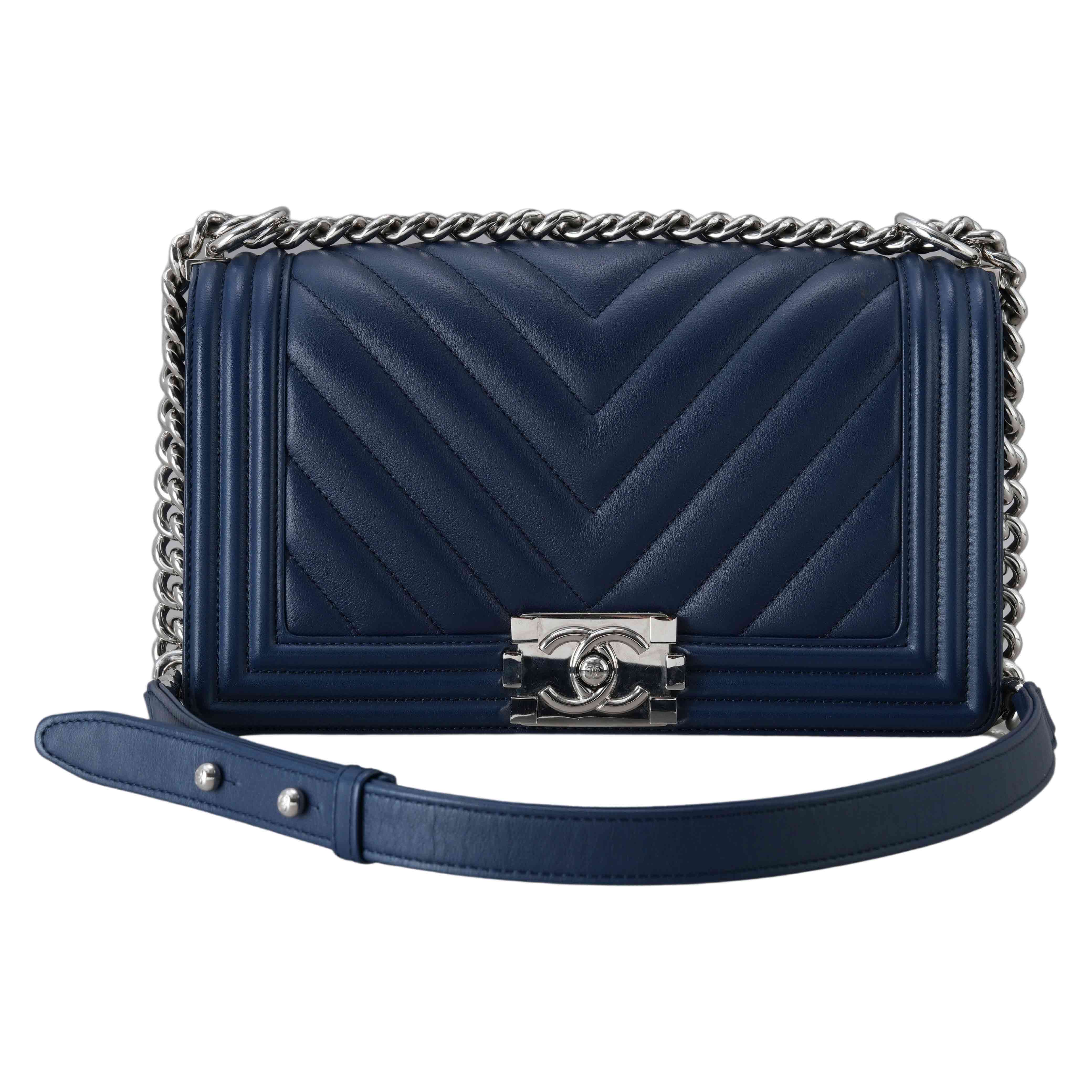 CHANEL(USED)샤넬 보이샤넬 카프스킨 쉐브론 미듐