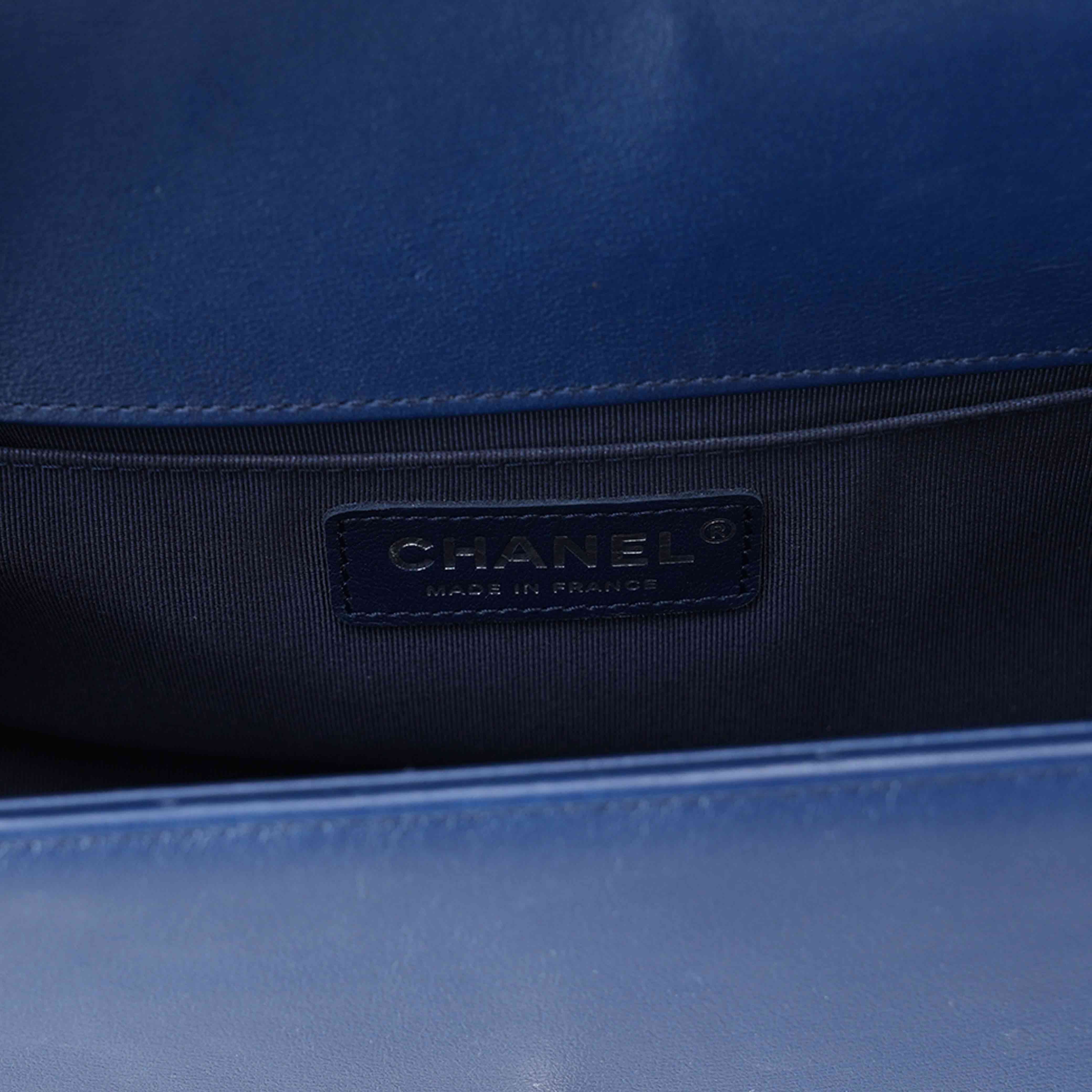 CHANEL(USED)샤넬 보이샤넬 카프스킨 쉐브론 미듐