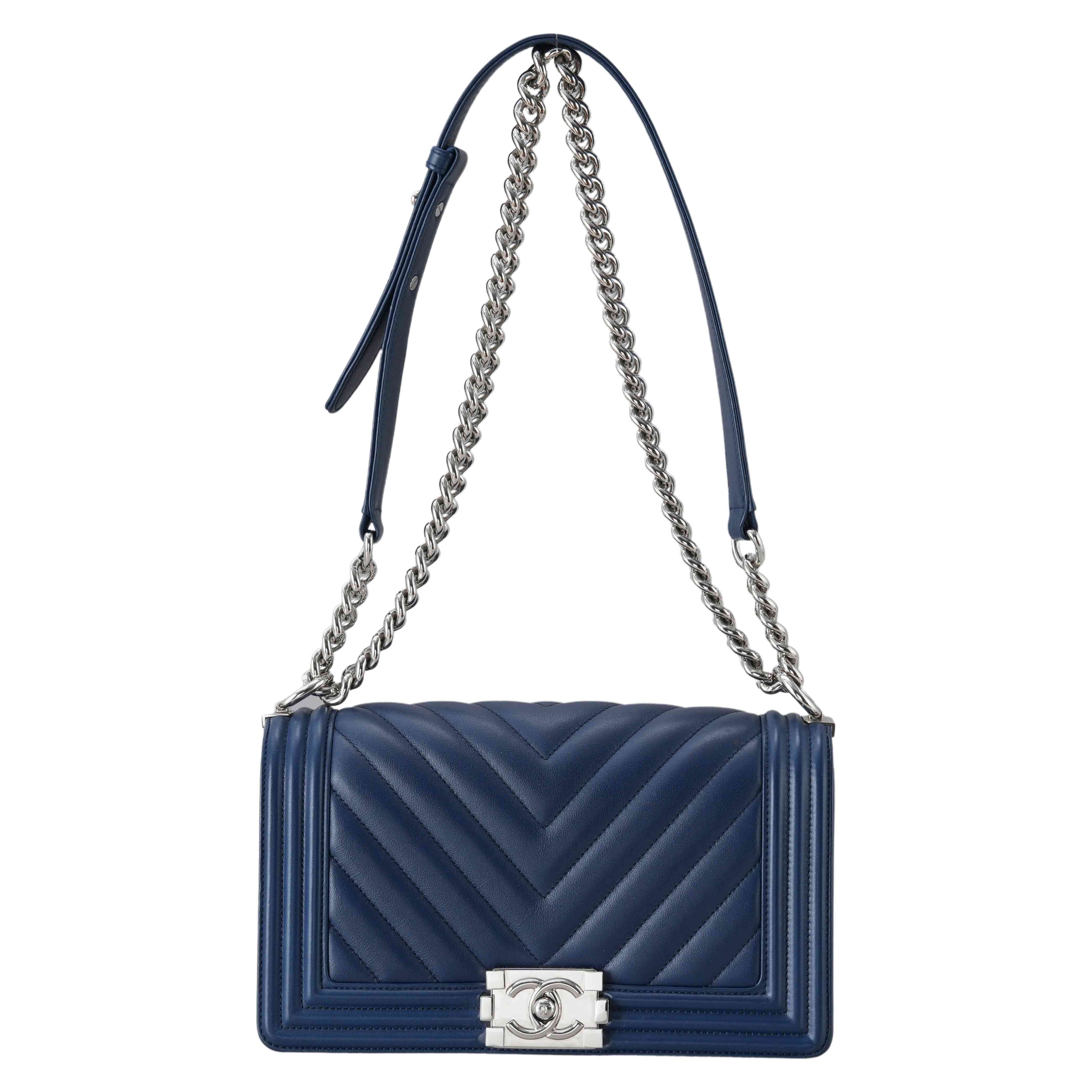 CHANEL(USED)샤넬 보이샤넬 카프스킨 쉐브론 미듐
