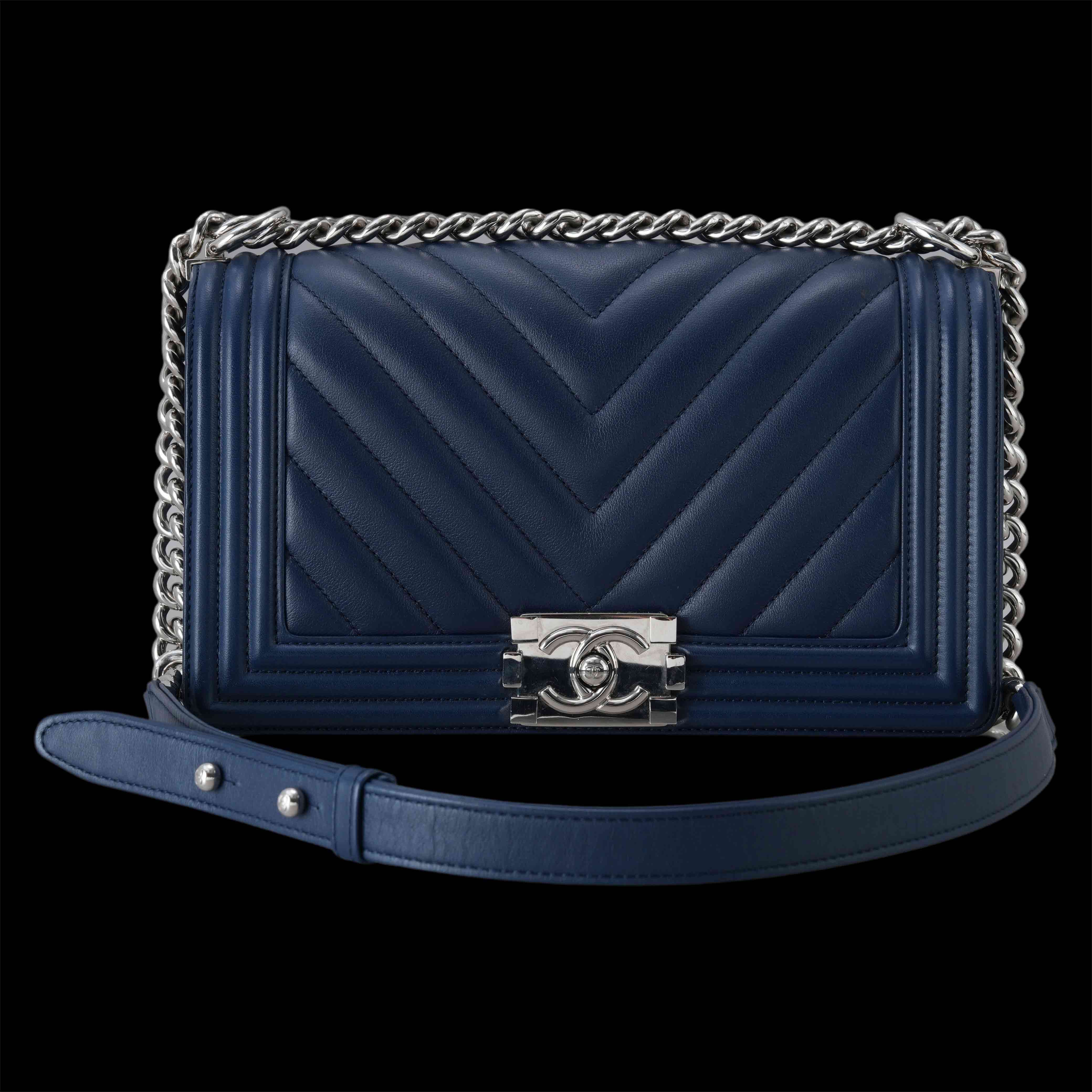 CHANEL(USED)샤넬 보이샤넬 카프스킨 쉐브론 미듐