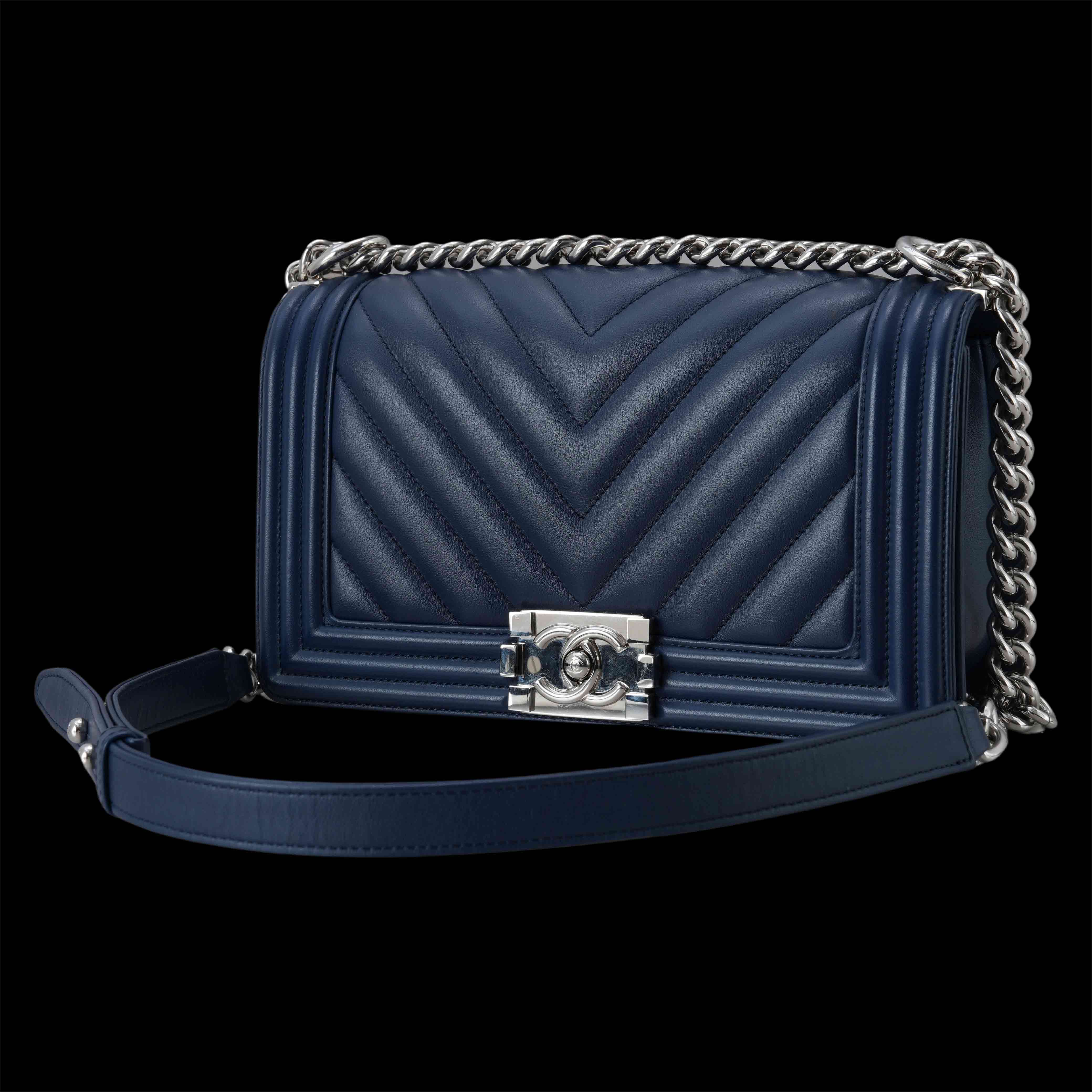 CHANEL(USED)샤넬 보이샤넬 카프스킨 쉐브론 미듐