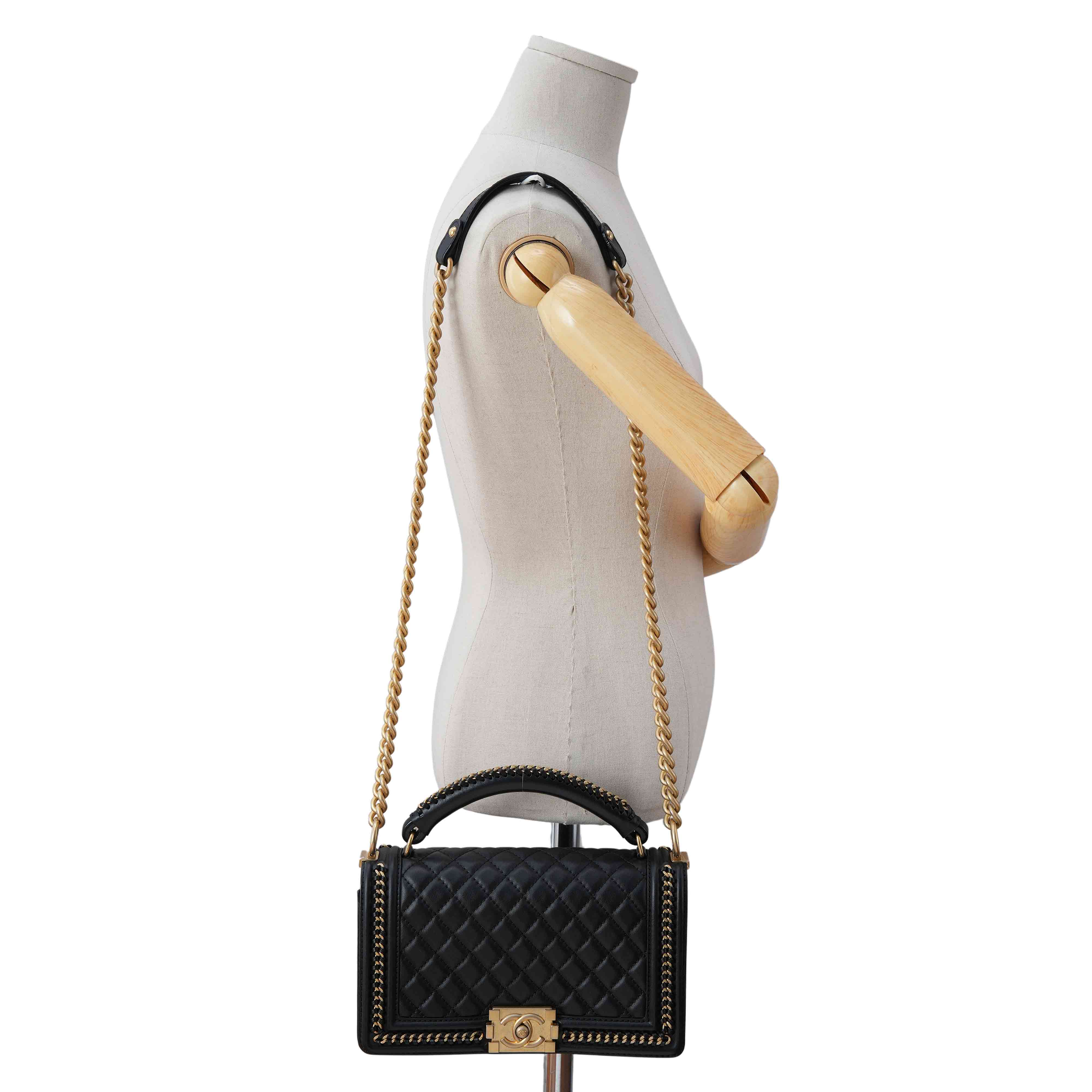 CHANEL(USED)샤넬 A94804 시즌 탑핸들 보이샤넬 미듐 플랩백