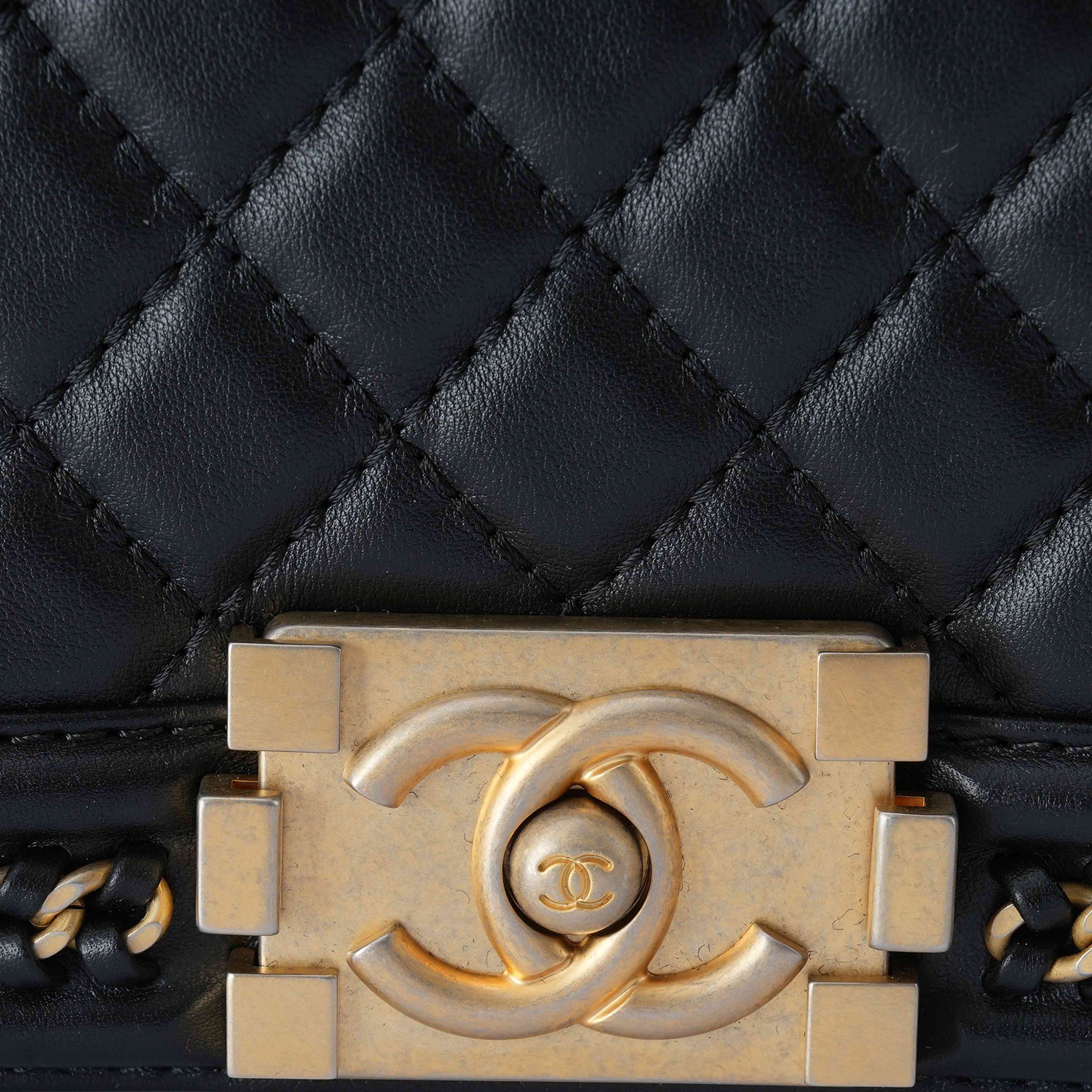 CHANEL(USED)샤넬 A94804 시즌 탑핸들 보이샤넬 미듐 플랩백