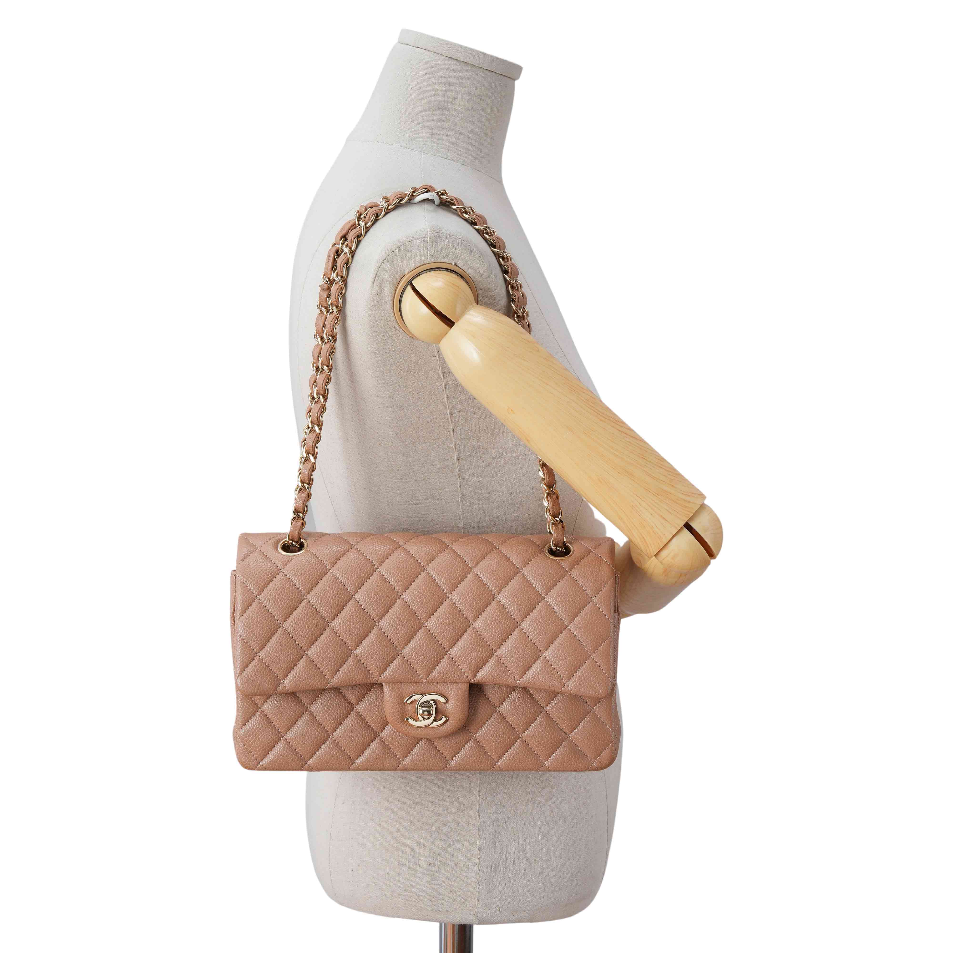 CHANEL(USED)샤넬 캐비어 클래식 미듐 플랩백