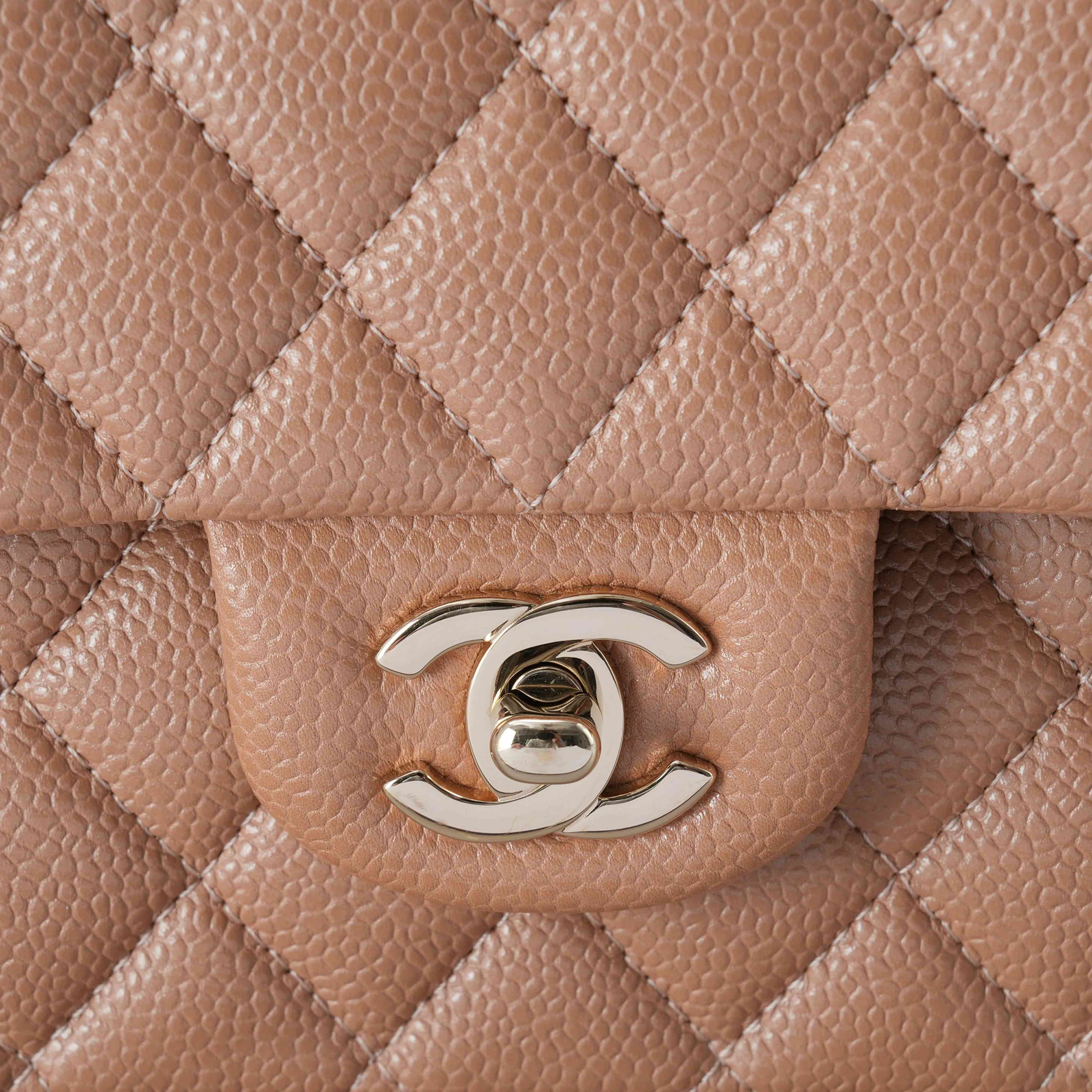 CHANEL(USED)샤넬 캐비어 클래식 미듐 플랩백