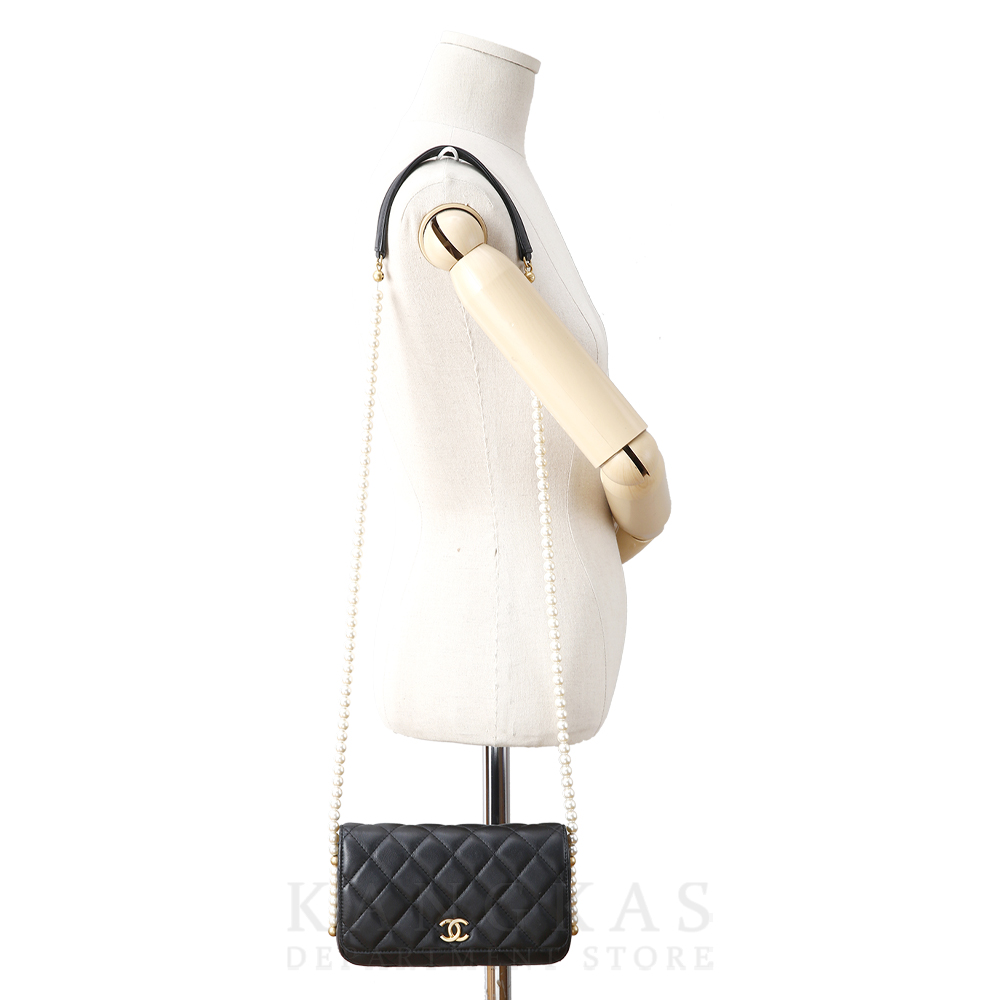 CHANEL(USED)샤넬 램스킨 진주스트랩 WOC