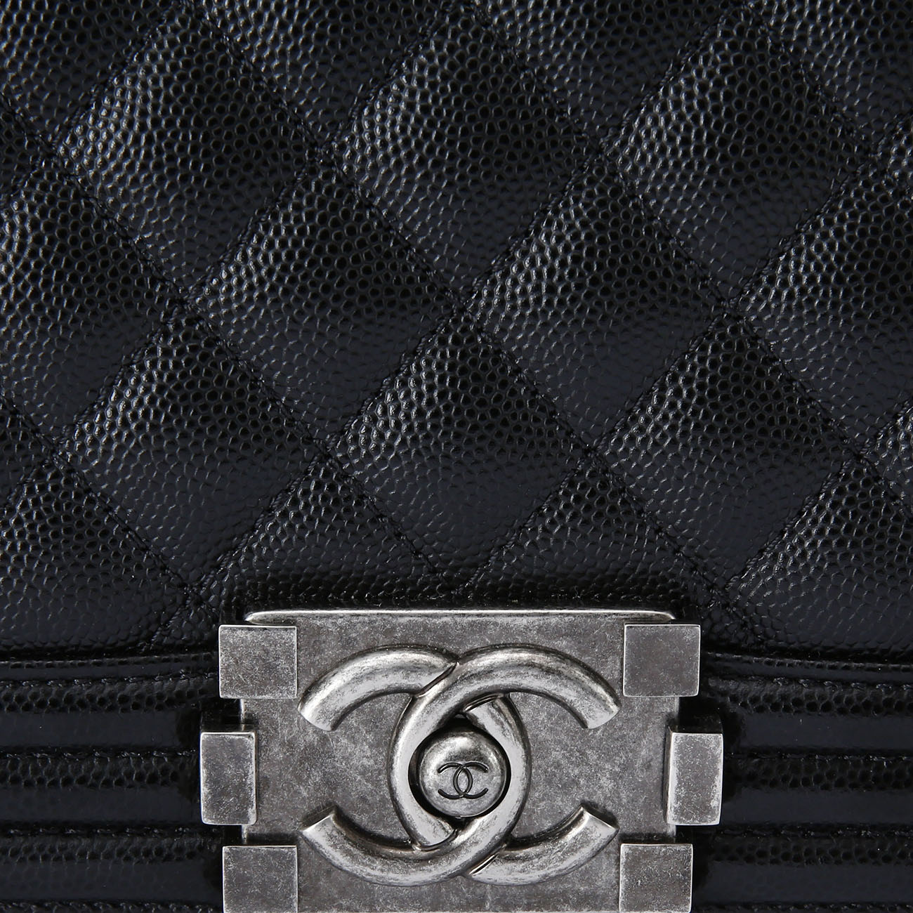 CHANEL(USED)샤넬 캐비어 보이샤넬 미듐