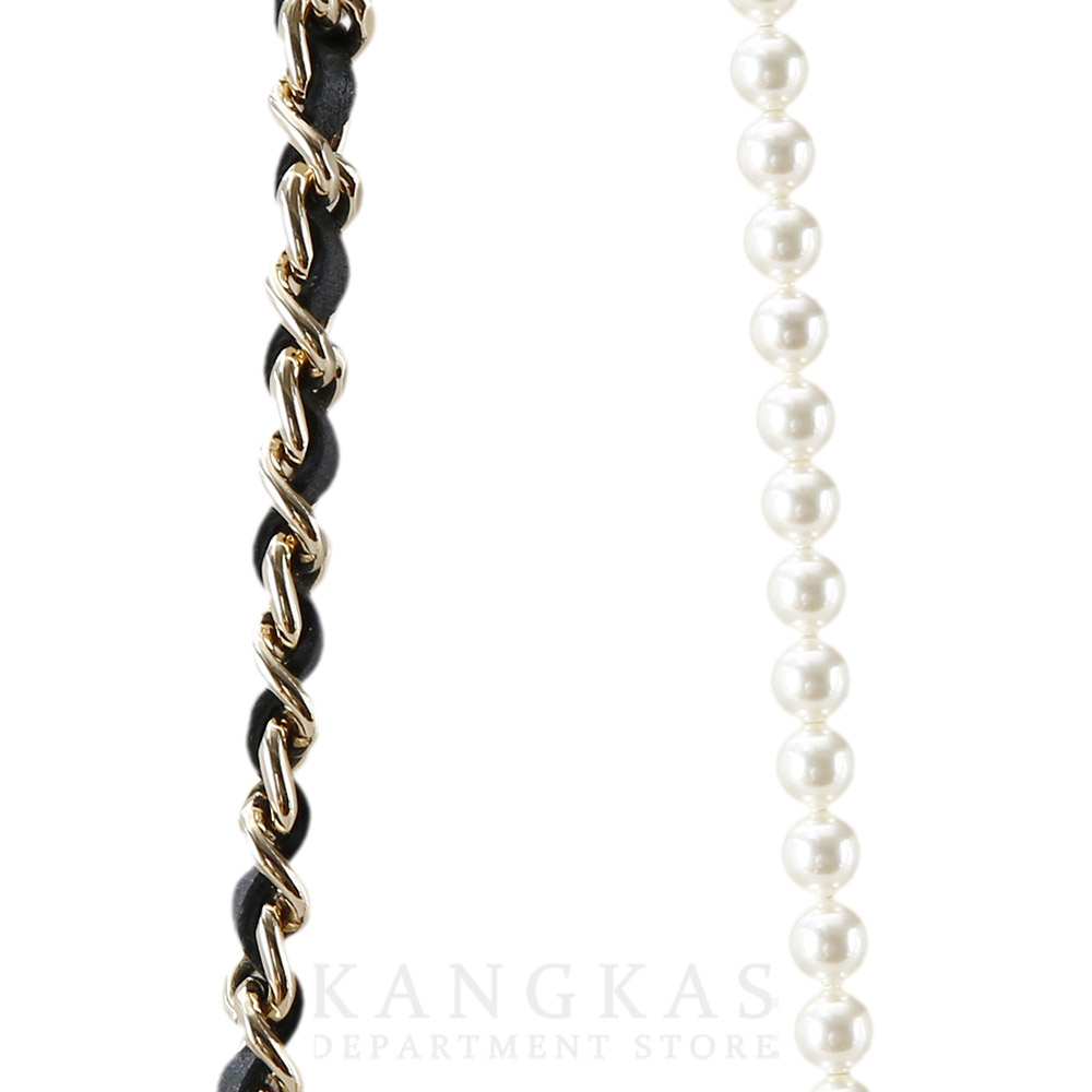 CHANEL(USED)샤넬 시즌 진주 스트랩 라운드 백