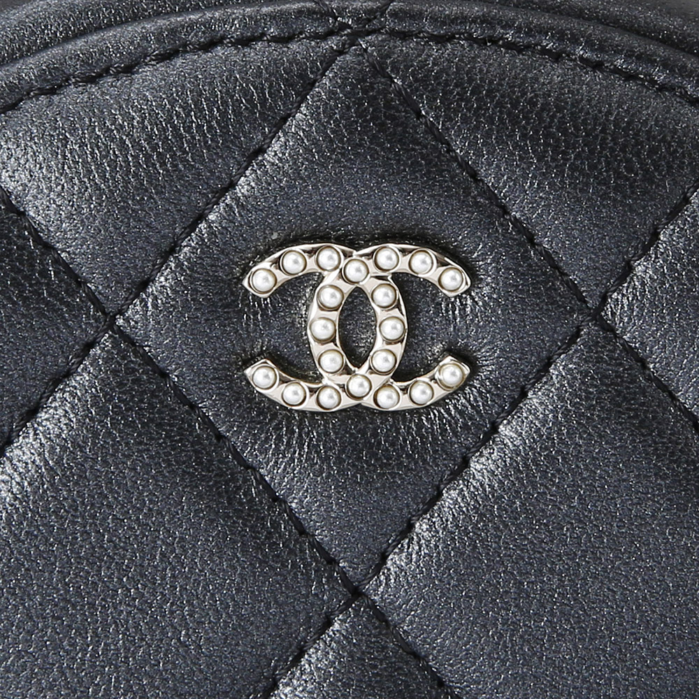 CHANEL(USED)샤넬 시즌 진주 스트랩 라운드 백