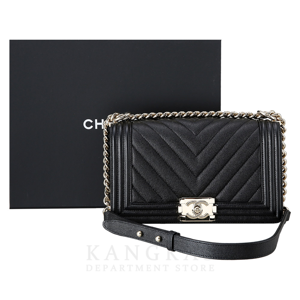 CHANEL(USED)샤넬 캐비어 쉐브론 보이샤넬 미듐