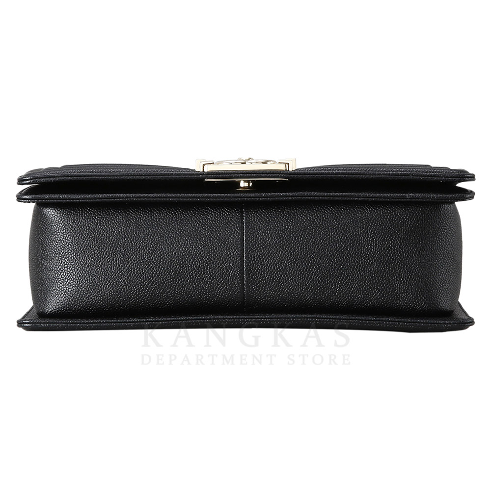 CHANEL(USED)샤넬 캐비어 쉐브론 보이샤넬 미듐