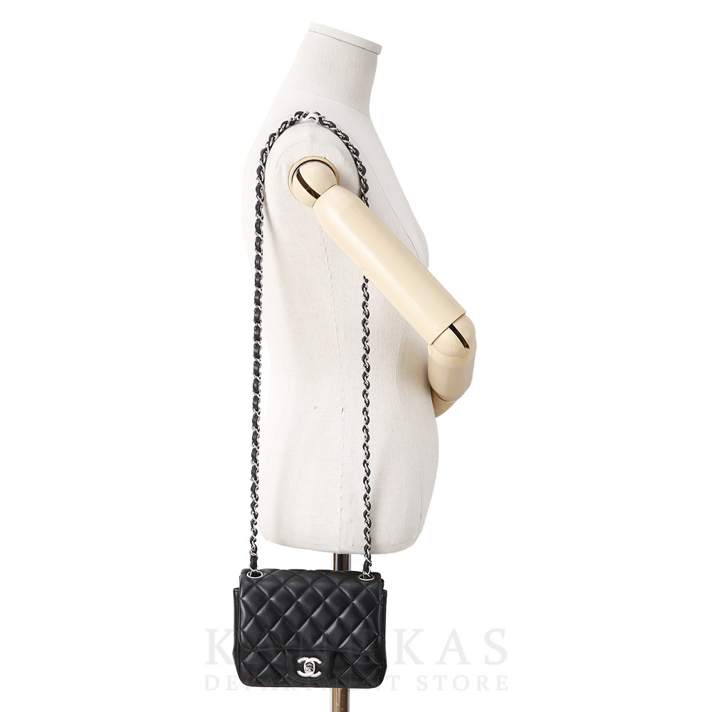 CHANEL(USED)샤넬 클래식 램스킨 쁘띠삭