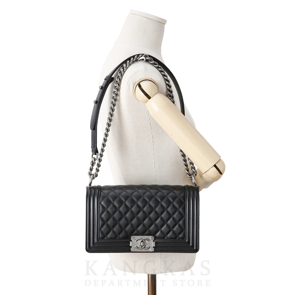 CHANEL(USED)샤넬 캐비어 보이샤넬 미듐 은장