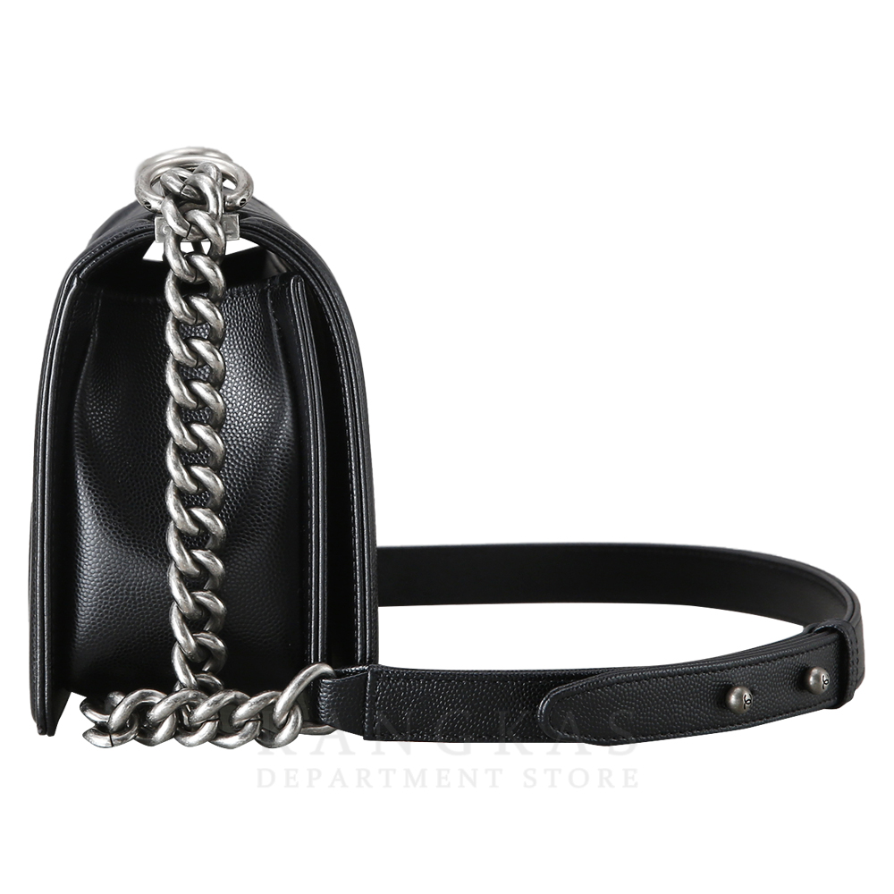 CHANEL(USED)샤넬 캐비어 보이샤넬 미듐 은장