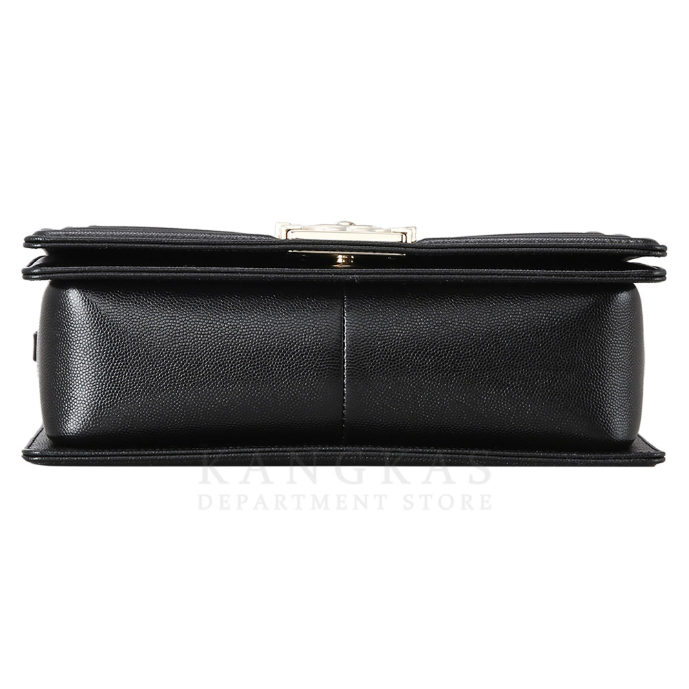 CHANEL(USED)샤넬 캐비어 쉐브론 보이샤넬 미듐