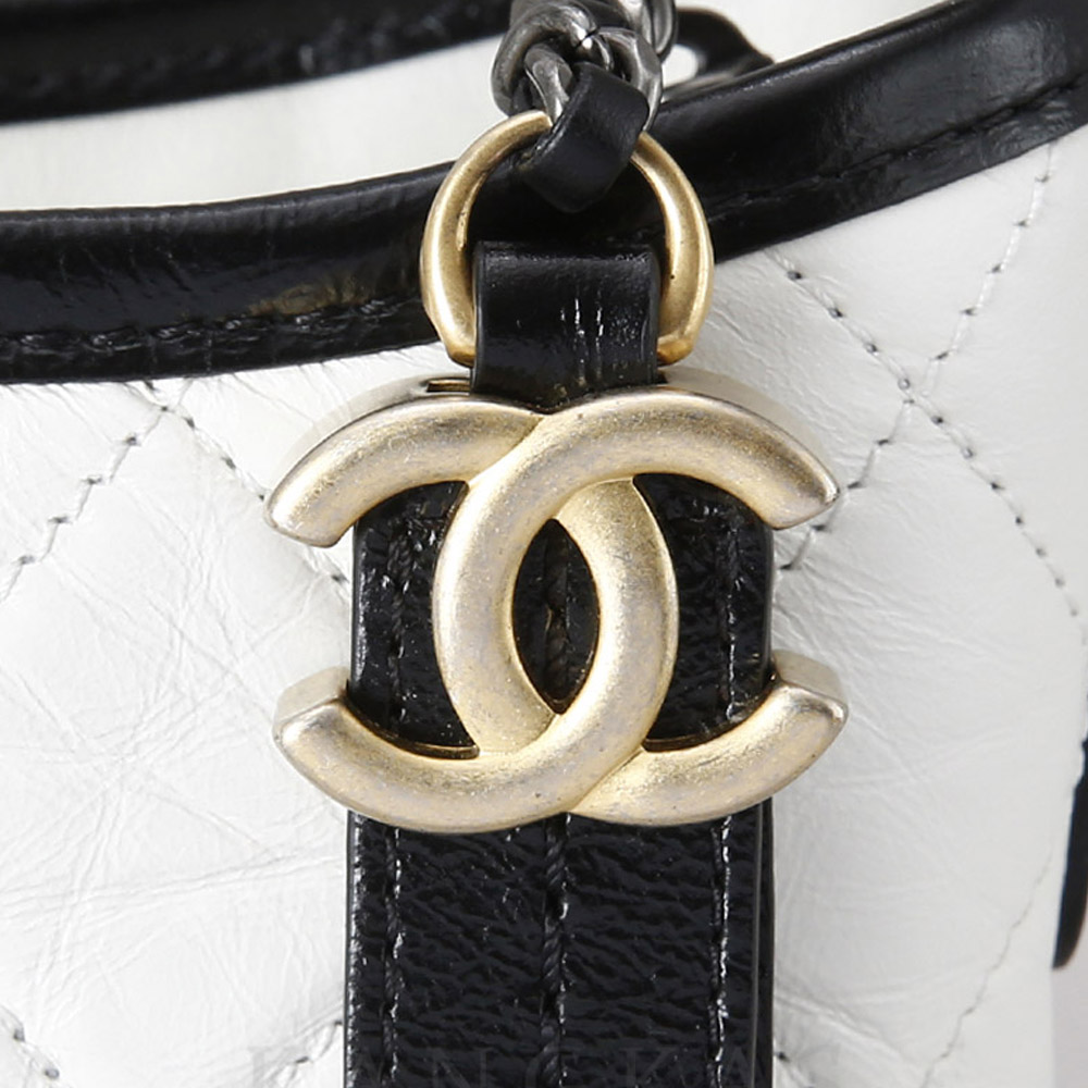 CHANEL(USED)샤넬 가브리엘 호보 뉴미듐 화이트