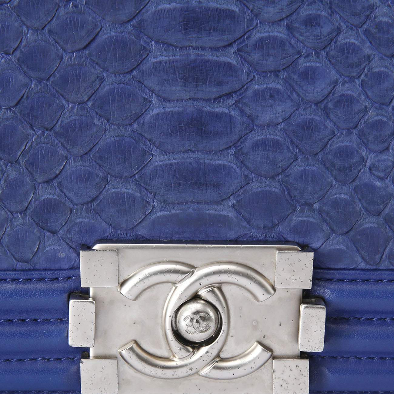 CHANEL(USED)샤넬 보이샤넬 파이톤 미듐