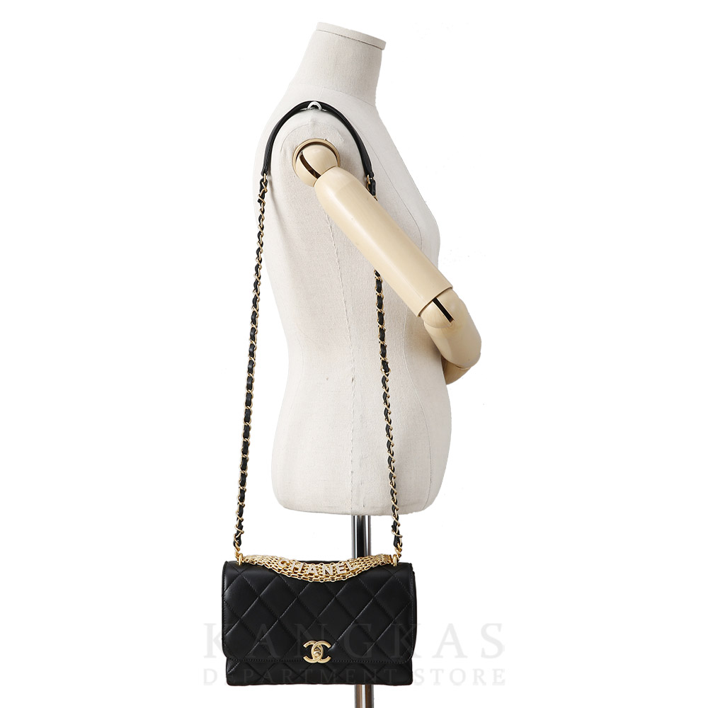 CHANEL(USED)샤넬 AS3241 시즌 램스킨 디아망떼 골드메탈 CC로고 플랩백