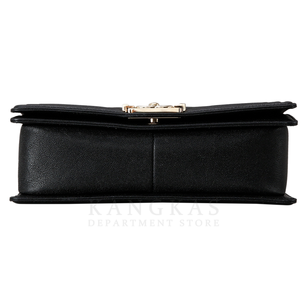 CHANEL(USED)샤넬 캐비어 쉐브론 보이샤넬 미듐 플랩백