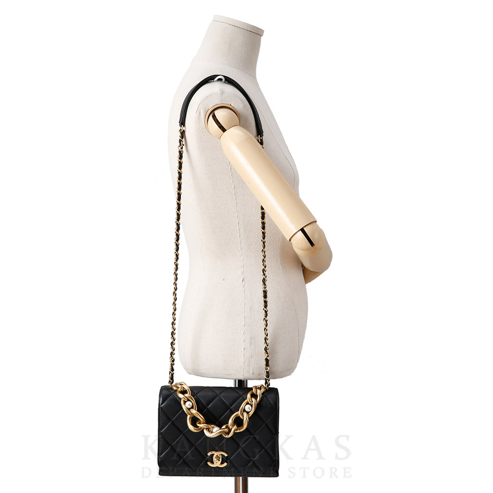 CHANEL(USED)샤넬 시즌 트리플 펄 스몰 플랩백