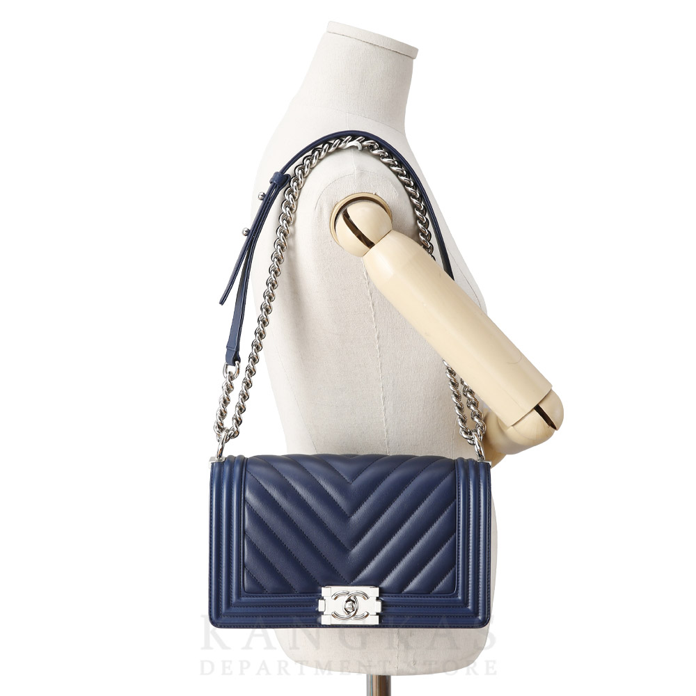 CHANEL(USED)샤넬 램스킨 쉐브론 보이샤넬 미듐