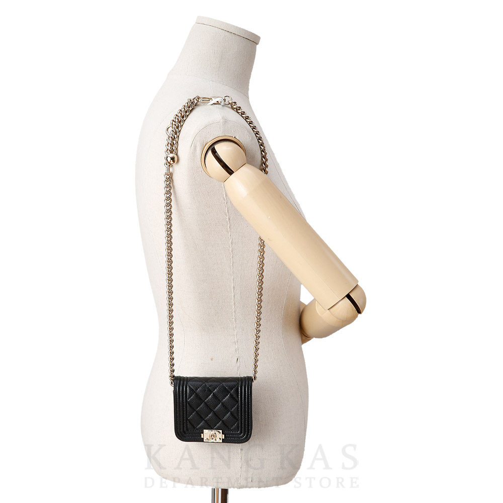 CHANEL(USED)샤넬 AP2302 캐비어 보이샤넬 미니백