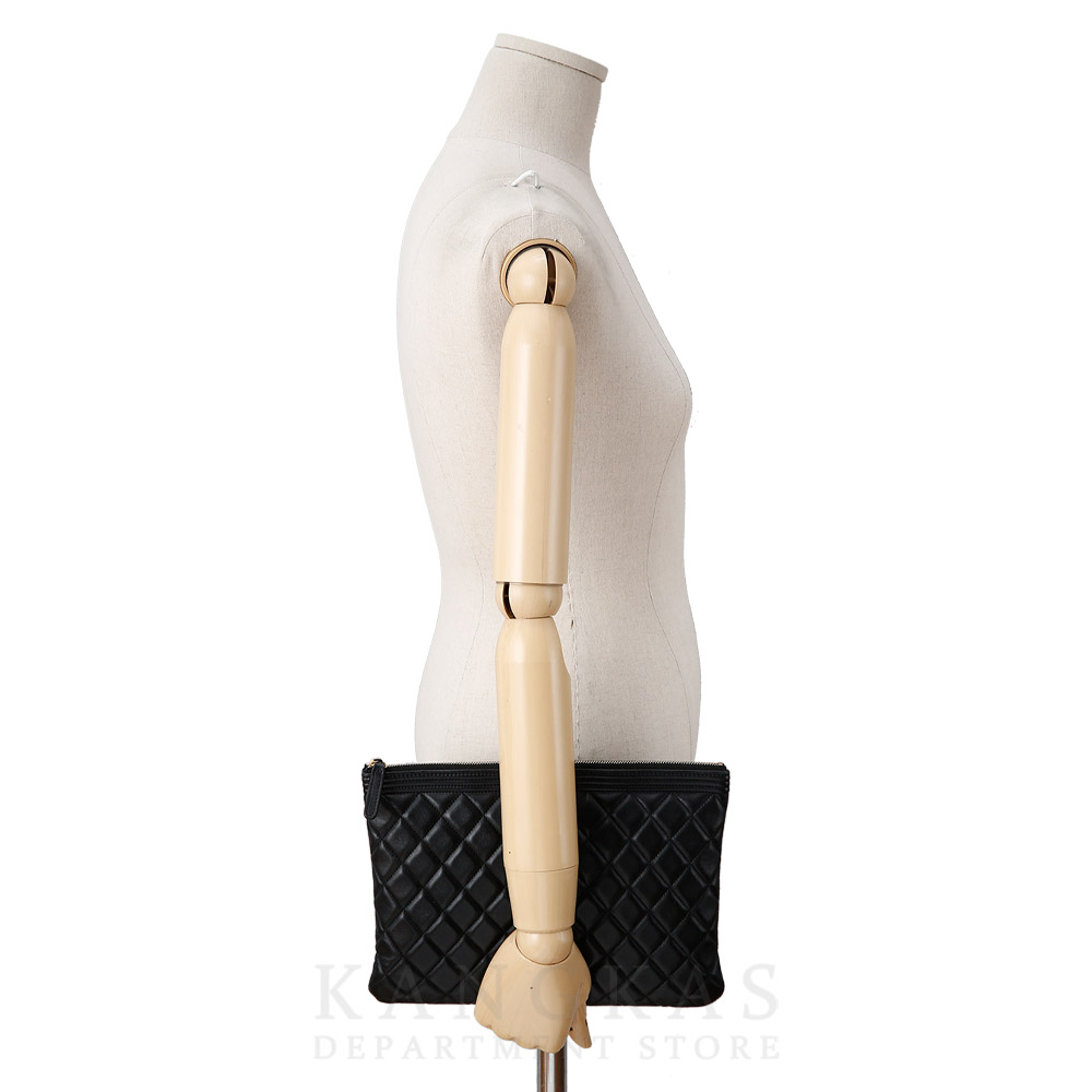 CHANEL(USED)샤넬 보이 클러치 뉴미듐